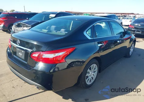 2017 Nissan Altima 2.5 S z USA, uszkodzony, nr VIN 1N4AL3AP0HC183327